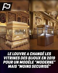 Le vol dans la galerie d'Apollon du Louvre aurait été rendu possible… à  cause d'un changement de vitrines en 2019 
<a id=