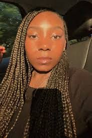 Leslie Long's Instagram, Twitter & Facebook