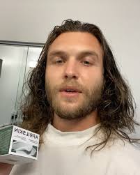 #ad Swipe to see video about @aprilskin_global Artemisia Squalane Hydra Gel  Cream that gives you amazing face glaze and doesn’t irritate your skin! The  website shows you best effective ways to use ...