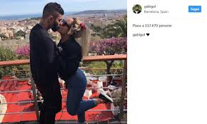 Нейма́р да си́лва са́нтос жу́ниор (порт. Watch Brazilian Starlet Kisses Neymar S Sister In Barcelona English News Calciomercato Com
