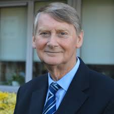 The School gathered to bid farewell to Professor Richard Ellis, retiring  after 48 years of service. Richard joined the University as a PhD student  in 1972. In 1977, he became a post-doctoral