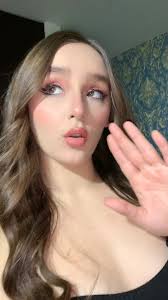 Outfits de Mujeres: Estilo y Tendencias con Linda Coronel