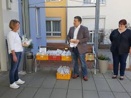 Wenn sie jetzt ein haus in langenzenn kaufen, sollten sie auch die pläne für die zukunft berücksichtigen. Langenzenn Osterlamm Als Dank Fur Helfende Hande Langenzenn Nordbayern De