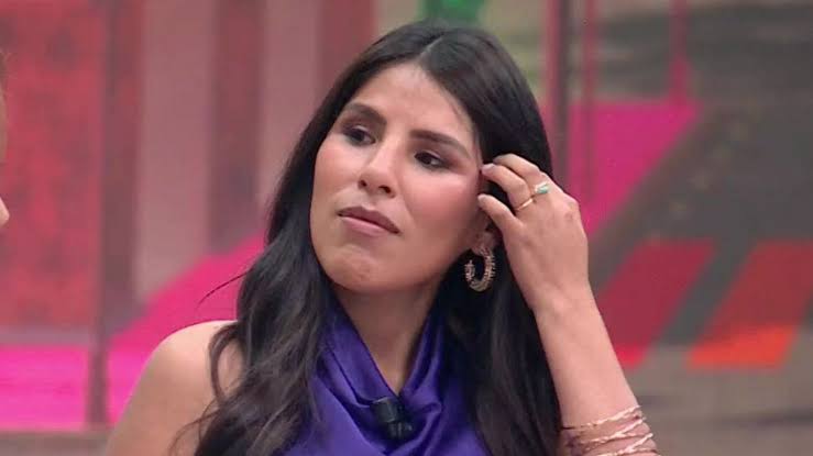 La Familia de la Tele - Isa Pantoja comenta las ausencias familiares en la  comunión de su sobrina