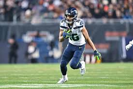 Tyler Lockett is a Free Agent, heres my edit of him in a Seahawks Jersey,  thoughts? : r/Seahawks