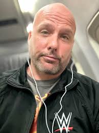 📣SAYING IT LOUD FOR THE PEOPLE IN THE BACK📣 🚨🚨🚨🚨🚨AGAIN🚨🚨🚨🚨🚨 No  WWE Superstar or employee is contacting random people