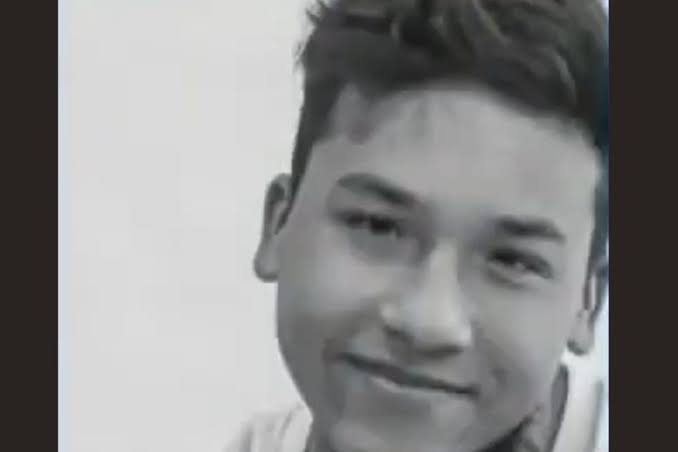 Un adolescente de 17 años fue asesinado por motochorros cuando iba al colegio junto a su padre - LA NACION