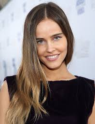 Stunning Isabel Lucas Bellezza Modelle