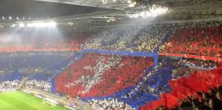 Pour l'ol, c'est du titre qu'il s'agit. Ol Barca Le Tifo Geant Des Supporters Lyonnais En Video