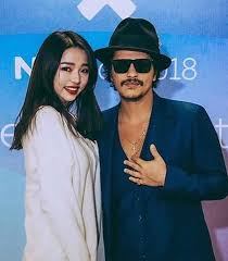 A page for describing ymmv: 15 12 2018 Bruno Posing With Fans During Nioday2018 At Orientalsportscenter In Shanghai China Pictures Fr Bruno Mars Movie Stars Bruno Mars Real Name
