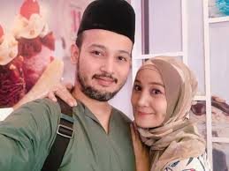 Kongsi ke twitter kongsi ke facebook kongsi ke pinterest. Sudah Masuk 5 Tahun Tertunggak Fadzil Zahari Kesal Pereka Fesyen Terkenal Enggan Bayar Hutang Rm15 000