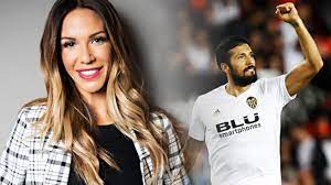 L'ex difensore del valencia, rimasto fermo nell'ultima stagione dopo essersi svincolato dal valencia, starebbe valutando con grande interesse l'offerta. Tamara Gorro Y Ezequiel Garay Todos Los Detalles De La Fortuna Mas Alla Del Futbol