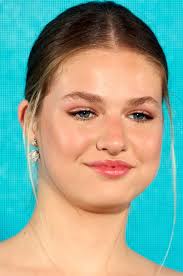 How much do Princess Leonor's Carolina Herrera earrings cost?