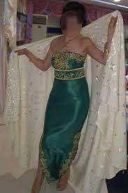 Resultat De Recherche D Images Pour Bedroune Algerois Avec Dentelle 2016 Traditional Dresses Dresses Traditional Outfits