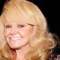 Sandy Mcelroy's Instagram, Twitter & Facebook