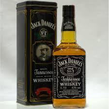 Jack Daniel S Tennessee Whiskey With Tin 43 70cl Jack Daniels Jack Daniels Bottle Jack Daniel S Tennessee Whiskey