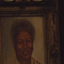 Community honors Louisville icon Shirley Mae Beard as she lies in repose at  Kentucky Derby Museum