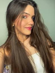 Alice Lima's Instagram, Twitter & Facebook