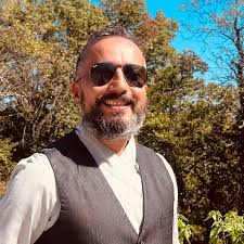 Happy Birthday to Jay Garland! Jay's the go-to guy for anyone looking to  buy or sell—and today, he's also the guy we're all celebrating. 🙌 ✓ Want  to work with an agent