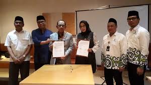 Perbedaan bank syariah dengan bank konvensional 26 2.2. Kerjasama Yayasan Wakaf Universitas Muslim Indonesia Umi Dengan Bank Sulselbar Syariah Ditingkatkan Universitas Muslim Indonesia