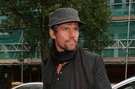 Bei einem brand eines wohnhauses in ilsede im landkreis peine haben feuerwehrleute eine leiche gefunden. Jason Orange Haus Der Jagd In Den Cotswolds Aktuelle Boulevard Nachrichten Und Fotogalerien Zu Stars Sternchen