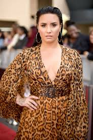 Deze single werd uitgebracht om de organisatie disney friends for change te steunen. Demi Lovato Talks Working At Disney With An Eating Disorder