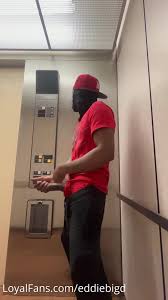 EddieBigD Getting caught in The Elevator BussyHunter.com (Gay Porn Videos  xxxx)