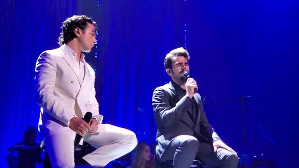 > *Ignazio In your voice all the love in the world came together, sublime  and magical* > *IL Volo - USA 2022 Tour - Chicago -Hallelujah- by Gianluna  & Ignazio.* | Vi Mạnh Hà | Facebook
