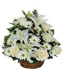 Armani / fiori accoglie ogni stagione con sofisticate proposte, mostrando un perfetto equilibrio tra il floreale e il decorativo, espresso in una scelta accuratamente selezionata di forme e dimensioni. Il Negozio Euroflora Consegna Composizioni E Omaggi Funebri A Domicilio In Tutta Biella In Giornata