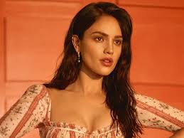 As an actor's star rises in hollywood, one might think the trajectory would be doing bigger and bigger roles. Eiza Gonzalez Sizes Body Measurements Filmy Divas
