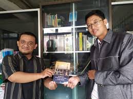 Hal ini tercermin dalam qs. Serah Terima Buku Kumpulan Kultum Ceramah Agama Islam Referensi Para Da I Muda Indonesia Stai Nida El Adabi