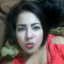 kay mena (@lisbethkaren)