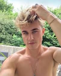 In fact, there are so many cool haircuts for blonde guys. 25 Blond Guys Ideas Long Hair Styles Men Mens Hairstyles Long Hair Styles