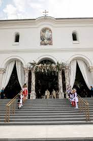 Bun motiv de pelerinaj la voluntari. Braul Maicii Domnului A Ajuns La Voluntari Basilica Ro