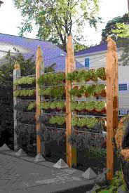 Cloture De Jardin Pas Chere Originale Et Design Vertical Garden Diy Vertical Garden Design Vegetable Garden Diy