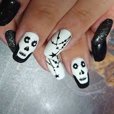 Cruella de vil nail art part one pure nails загрузил: Updated 55 Classic Black And White Nails August 2020