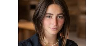 Samantha Sklar's Instagram, Twitter & Facebook