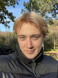 Søger 2 værelses, max 5000 , gerne centralt i Odense evt. Også omkring Ved  Peder Skramsvej. 18 år med læreplads og rolig, spiller håndbold og træner.  Kan flytte ind NU .