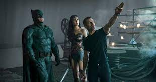 Да, именно так, режиссерская версия от зака снайдера (zack snyder's justice league), которую очень долго и упорно выпрашивали, сначала фанаты, затем актеры, а затем это вылилось даже в некое движение и в итоге студия сдалась и объявила о премьере этой версии. Ilvixibjzz2c1m