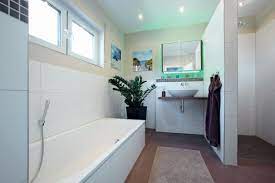 helles badezimmer mit dusche und badewanne fertighaus kaufen helle badezimmer badezimmer