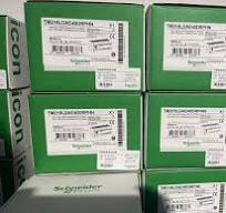 New In Box SCHNEIDER ATV61HD55N4Z Inverter