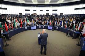 Διακεκριμένοι δικηγόροι έχουν αναλάβει και εκπονούν ένα συνολικό στρατηγικό σχέδιο νομικής προστασίας του συντάγματος και των πολιτών που δεν αποδέχονται τις υποχρεωτικές ιατρικές πράξεις. Euromedscola Oi Boylh Twn Eyrwpaiwn Efhbwn Epikairothta Eyrwpaiko Koinoboylio