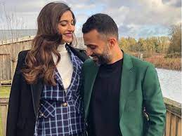 The most common reason women tell me that they want a tall guy is because it makes them feel secure. 5 Benefits Of Dating A Short Guy That No One Ever Told You Times Of India