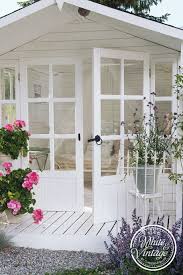 Ein Gartenhaus Als Sommeroase In 2020 Summer House Interiors Summer House Garden Cottage Garden Design