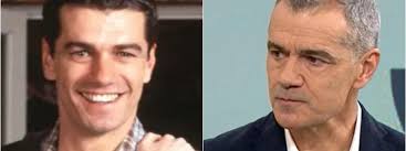 La vida actual de Toni Cantó, David en 'Siete vidas': de ser diputado en el  Congreso a regresar al teatro