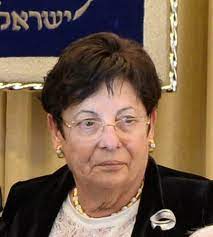 נולדה בירושלים, בתם של בתיה קרקלינסקי ונפתלי לרנר. Datei Justice Miriam Naor Jpg Wikipedia