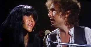 Finde jemanden, der dich so anschaut, wie Bob Dylan Patti Smith anschaut. :  r/bobdylan