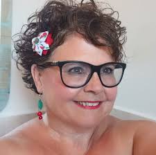 KINDNESS is giving hope to those who think they are all alone in this  world. -Raktivist #kindness #kindnessmatters