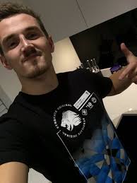 Lewis Overton (@lewisoverton74)