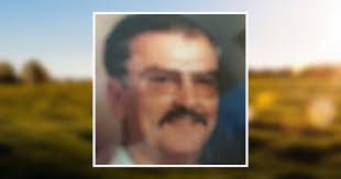 Lee Isbell's Instagram, Twitter & Facebook